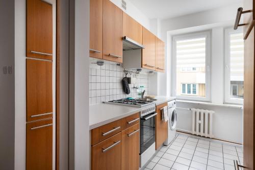 Metro Racławicka Standard Apartment - Tap to explore photos