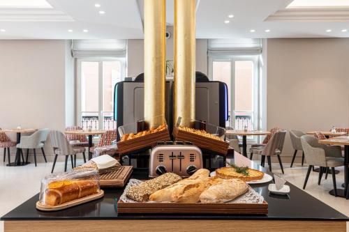 513502642 Hôtel Apollinaire Nice