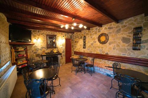 ห้องส่วนกลางสำหรับนั่งเล่น/ดูทีวี, Ξενώνας Θόλος Βαλτεσινίκο (Ξενωνας Θολος Βαλτεσινικο) in แวลเทซซินิโค