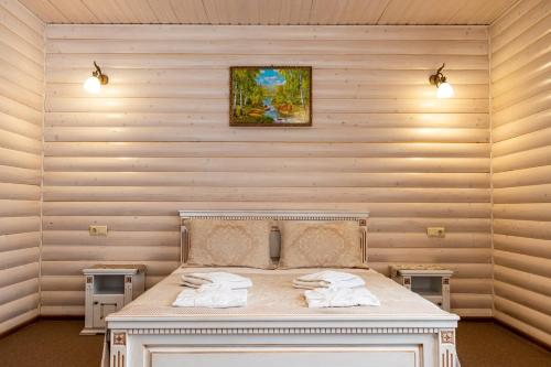 2 bedrooms, 3 beds
