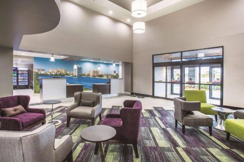 La Quinta Inn & Suites by Wyndham Clearwater South