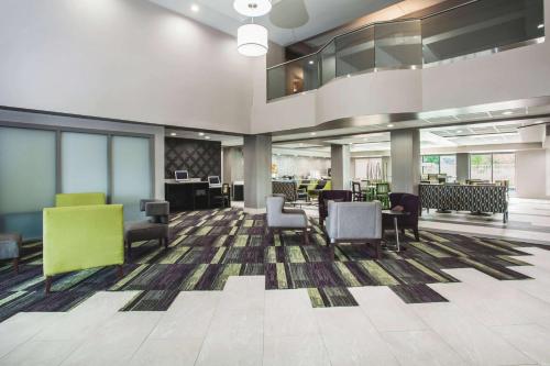 La Quinta Inn & Suites by Wyndham Clearwater South