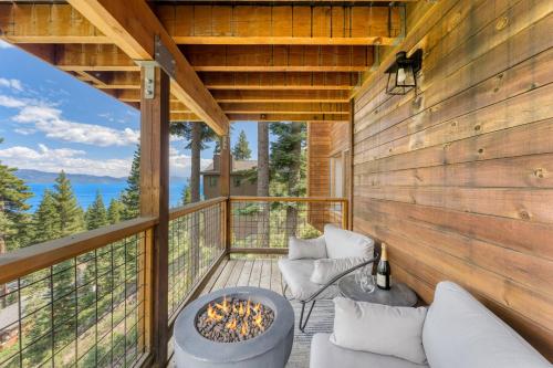 Lake Tahoe Luxury Cabin by AvantStay Lake View