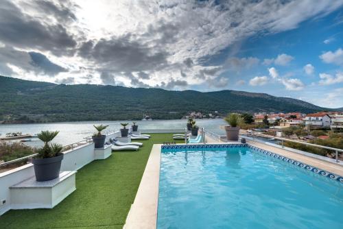 Apartments Holidays Roko - Grebaštica