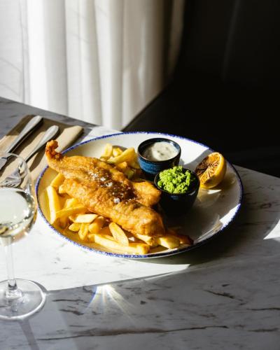 Jurys Inn Aberdeen Airport - image 12