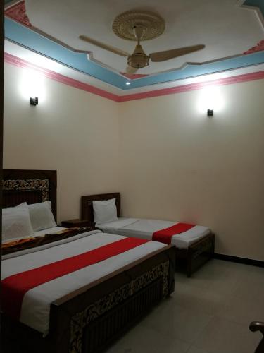 Royal Inn - image 5