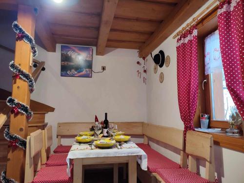 Dolná chata u Bratríkov (Dolna chata u Bratrikov) in Cerveny Klastor