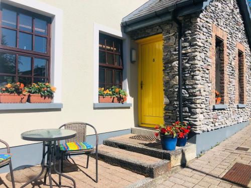 3 bedroom sleeping 5 and only 15 minute's walk from Kenmare