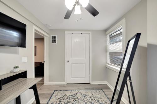 Tampa Delight Modern 2 Bedroom Retreat in Tampa, USA