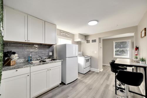Two-Bedroom Apartment image 6