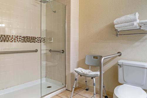 Quality Inn Saint Ignace - image 8