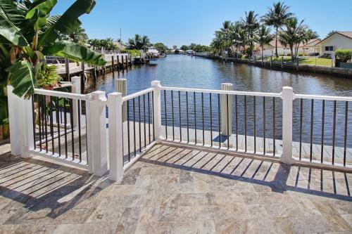 The Watermans Retreat- 3 bedroom waterfront unit in Fort Lauderdale, USA