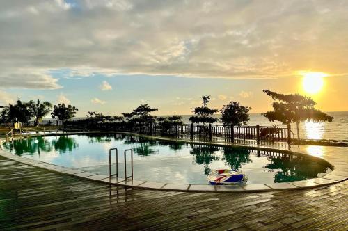 Swimming pool, W Golf Resort in Oslob