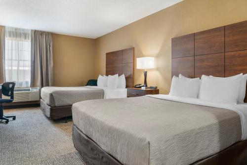 Quality Inn & Suites - Hotel - Manistique