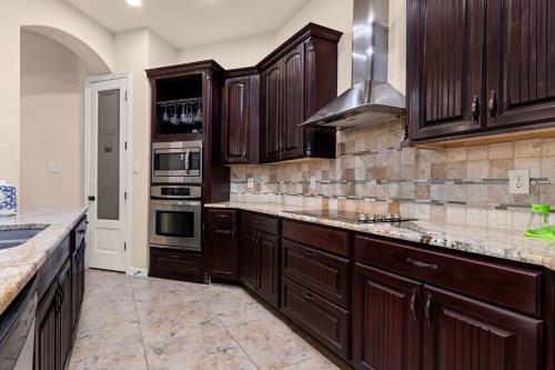 Randolph Central Location, 1-story, Chef Kitchen, Creekside in Schertz (TX)