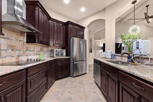 Randolph Central Location, 1-story, Chef Kitchen, Creekside in Schertz (TX)
