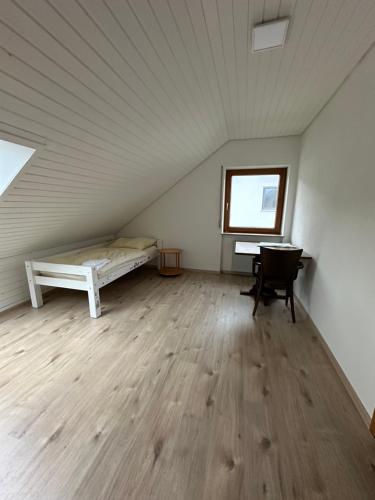 Ruhige 4 Zimmer OG-Wohnung Z2 in Königsbronn, Deutschland