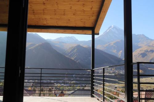 Rooftop Kazbegi in 卡茲別克
