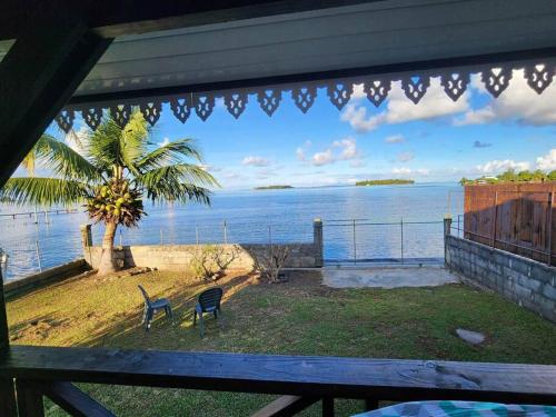 FARE Miti en bord de mer Fare Tepua Lodge in Raiatea