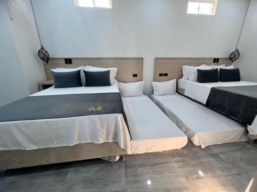 2 double beds, 2 twin beds