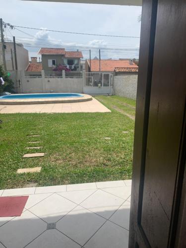 Casa com 4 quartos e piscina pra aproveitar