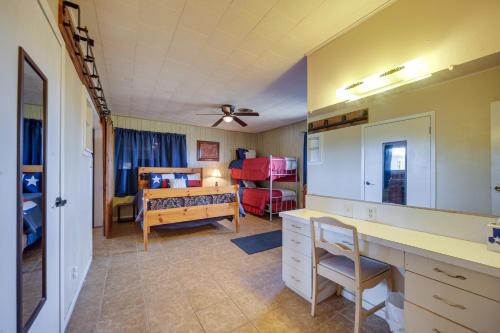 Rustic Lakefront House with Exotic Animals! - image 13