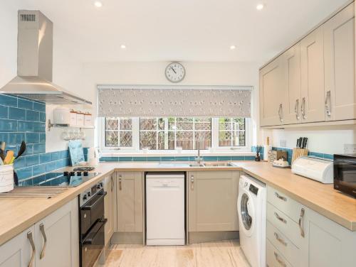 A szálláshely kívülről, Neaudd Wen in Red Wharf Bay