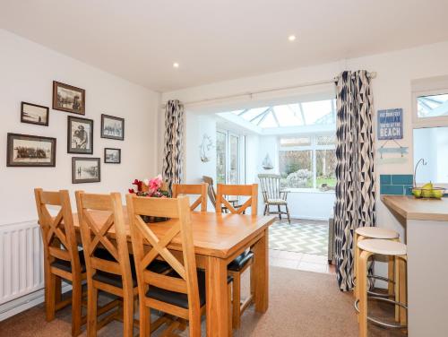 A szálláshely kívülről, Neaudd Wen in Red Wharf Bay