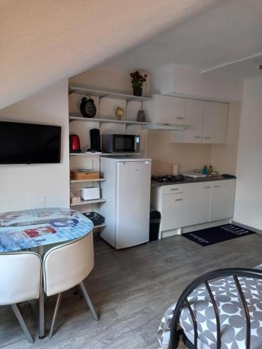 Studio tout équipé (Studio tout equipe) in Revigny-sur-Ornain