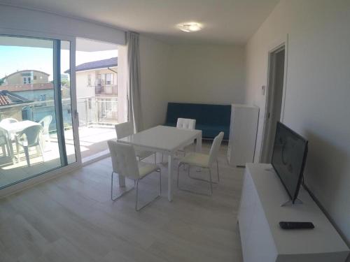 Apartment with Terrace image 4