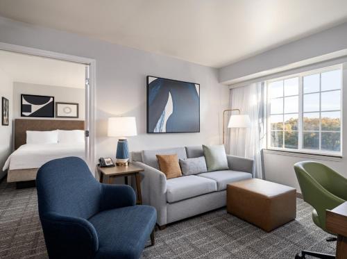 Staybridge Suites Rochester University By IHG near Susan B. Anthony-ház