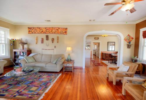 Mesquite Creek Farmhouse in New Braunfels, USA
