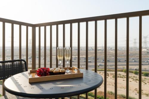 Modern 2 Bedroom Amazing Amenities and Location - main image