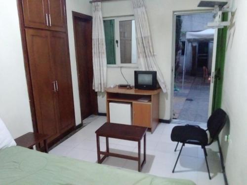 Double Room image 6