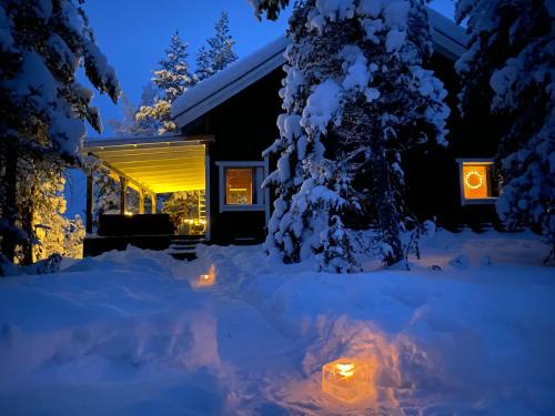 Northern Light Villa Ylläs with a Jacuzzi