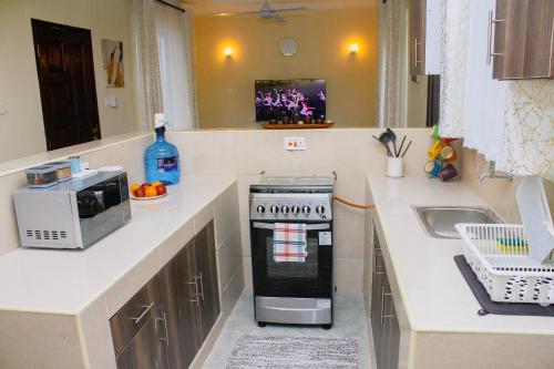 Mutfak, Twin Palms Apartments, Bamburi, Mombasa in Mombasa