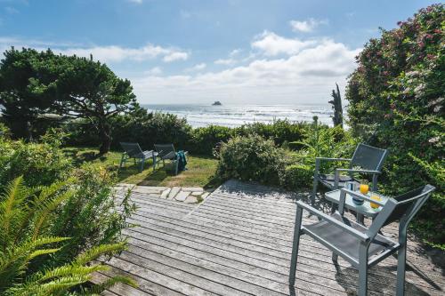 Arch Cape Escape by AvantStay Sensational Clift Top Home w Pacific Ocean Views