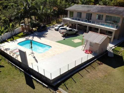 Casa de campo com piscina