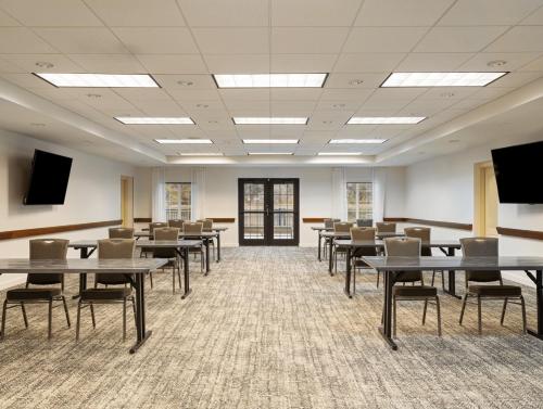 Staybridge Suites Rochester University an IHG Hotel - image 10