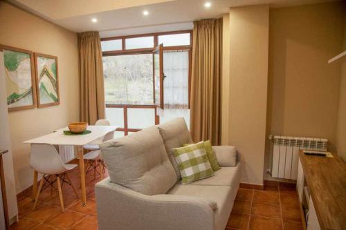  Cumbres de los Picos Apartamento La Yedra in Poo de Cabrales