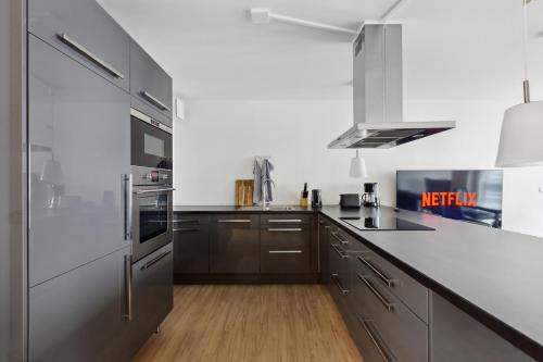 Eindrucksvolle Zwei-Zimmer-Wohnung mit Balkon und großer Küche, Lipsk (zdjęcie 3)