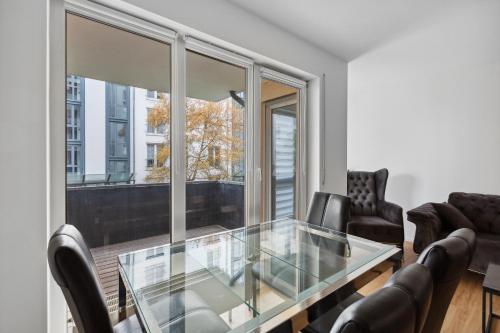 Eindrucksvolle Zwei-Zimmer-Wohnung mit Balkon und großer Küche, Lipsk (zdjęcie 2)
