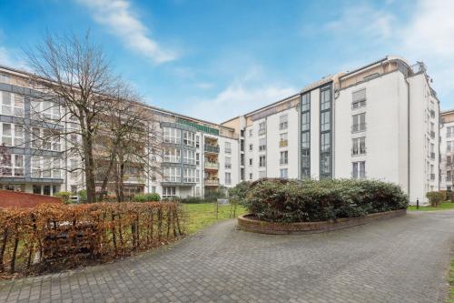 Eindrucksvolle Zwei-Zimmer-Wohnung mit Balkon und großer Küche, Lipsk (zdjęcie 10)