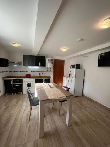One-Bedroom Apartment image 3