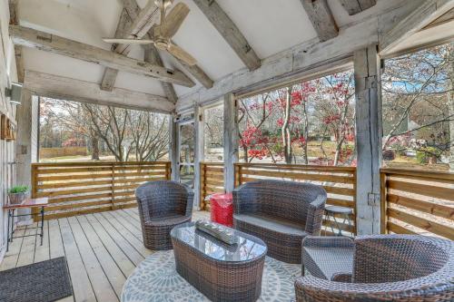 Stylish Marietta Home with Deck - Near Truist Park! in Marietta, USA