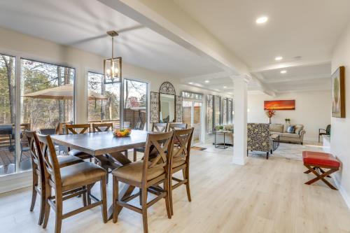 Stylish Marietta Home with Deck - Near Truist Park! in Marietta, USA