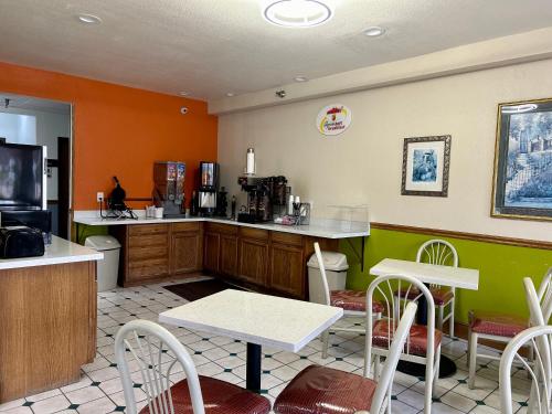 Super 8 By Wyndham Platte City Kansas City Area in Platte City (MO)