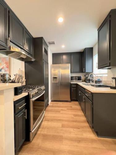 Trendy 2BR Near Hollywood Hotspots - BR9, Los Angeles (fotografie 7)
