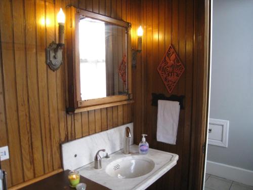 Allegheny Street Bed & Breakfast