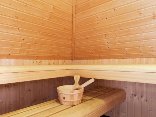 Spa, Bungalow with Sauna & Nature in Tytsjerksteradiel